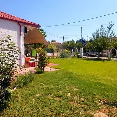 Strandhaus Am Olymp Néa Meságkala