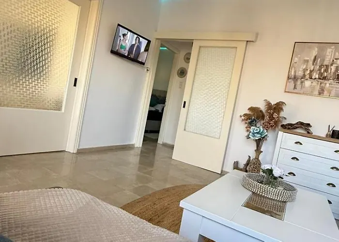 Strandhaus Am Olymp Néa Meságkala